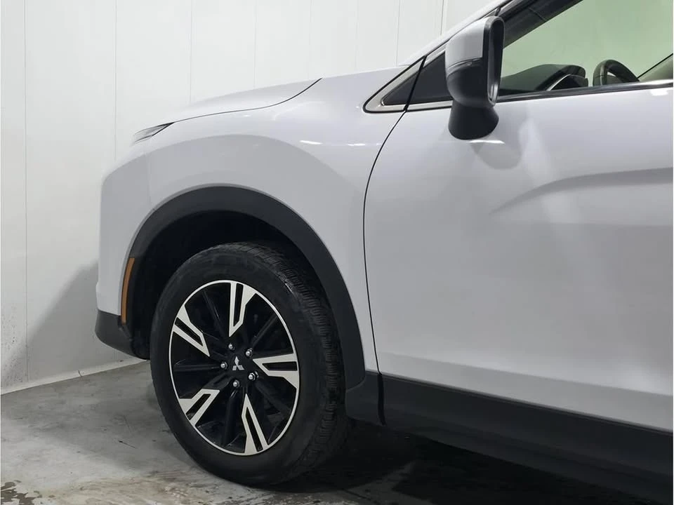 2023 Mitsubishi Eclipse Cross - Image 4 of 9