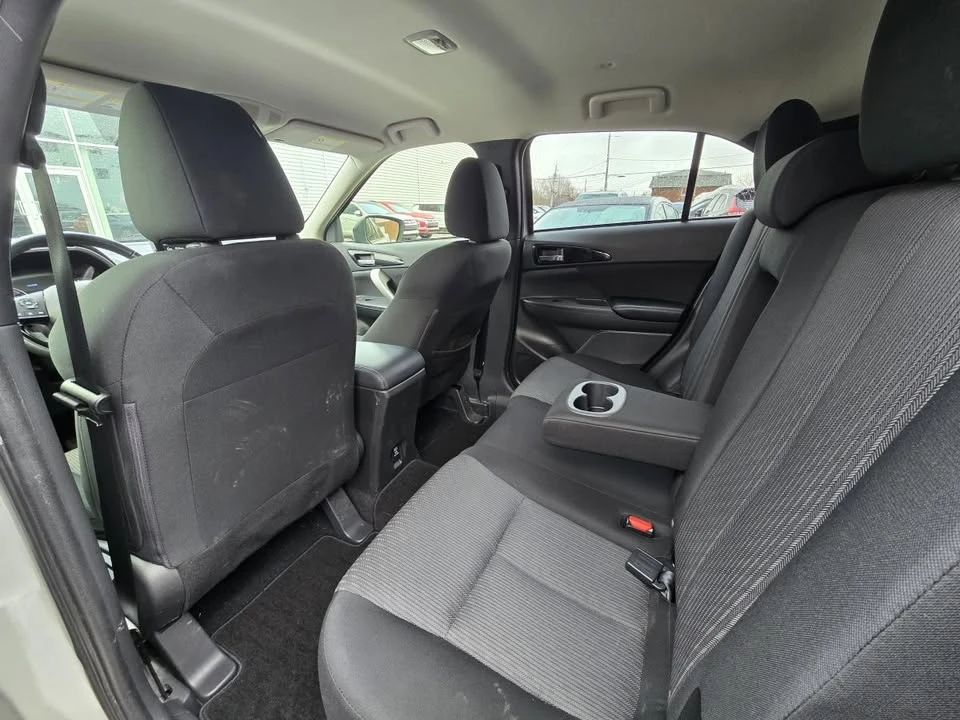 2023 Mitsubishi Eclipse Cross - Image 9 of 20