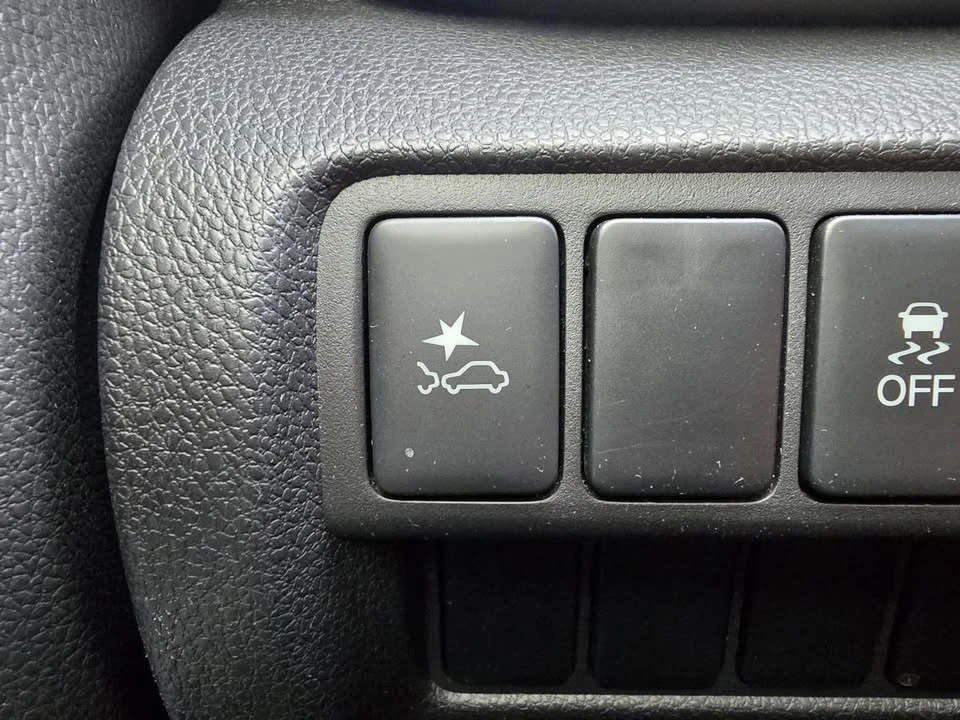 2023 Mitsubishi Eclipse Cross - Image 13 of 20