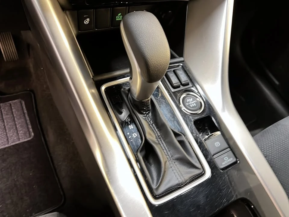2023 Mitsubishi Eclipse Cross - Image 14 of 20