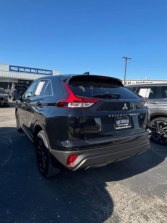 2023 Mitsubishi Eclipse Cross - Image 4 of 10