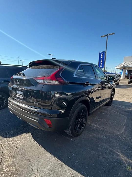 2023 Mitsubishi Eclipse Cross - Image 6 of 10