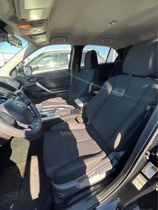 2023 Mitsubishi Eclipse Cross - Image 7 of 10