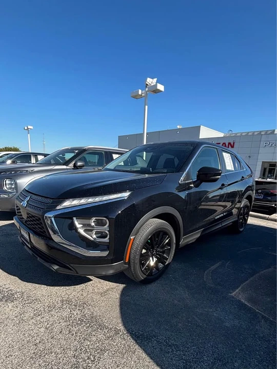 2023 Mitsubishi Eclipse Cross - Image 3 of 10