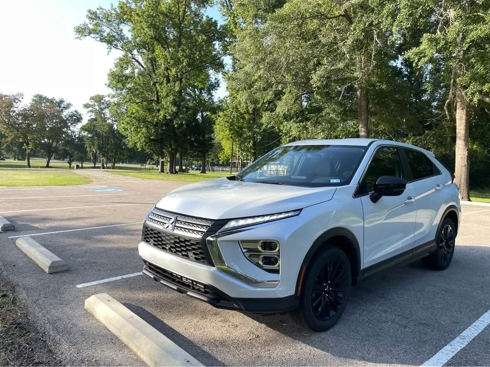 2023 Mitsubishi Eclipse Cross - Image 4 of 20