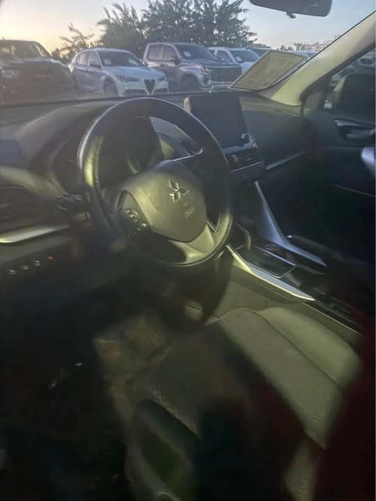 2023 Mitsubishi Eclipse Cross - Image 4 of 5
