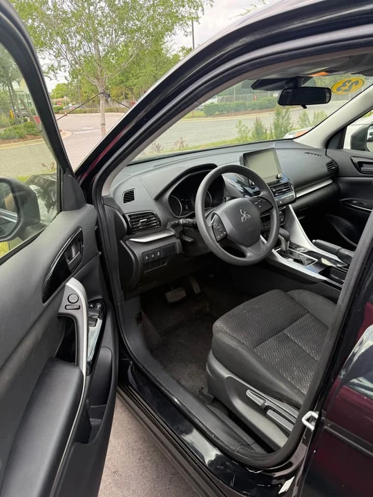 2023 Mitsubishi Eclipse Cross - Image 2 of 9