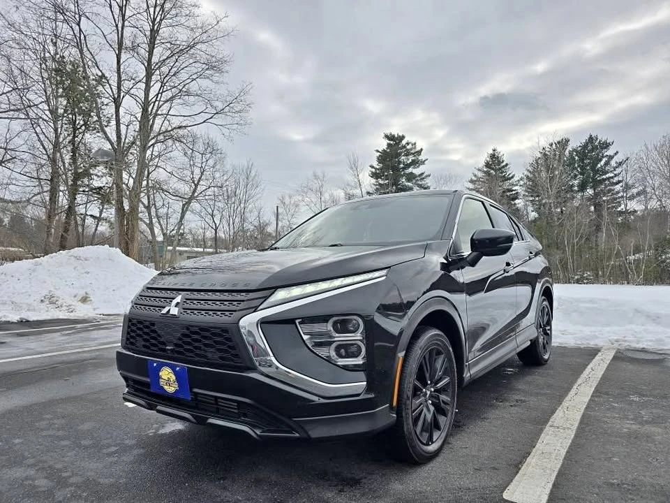 2023 Mitsubishi Eclipse Cross - Image 2 of 17