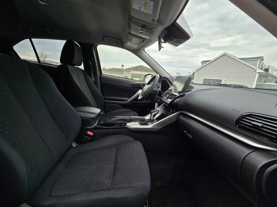 2023 Mitsubishi Eclipse Cross - Image 10 of 17