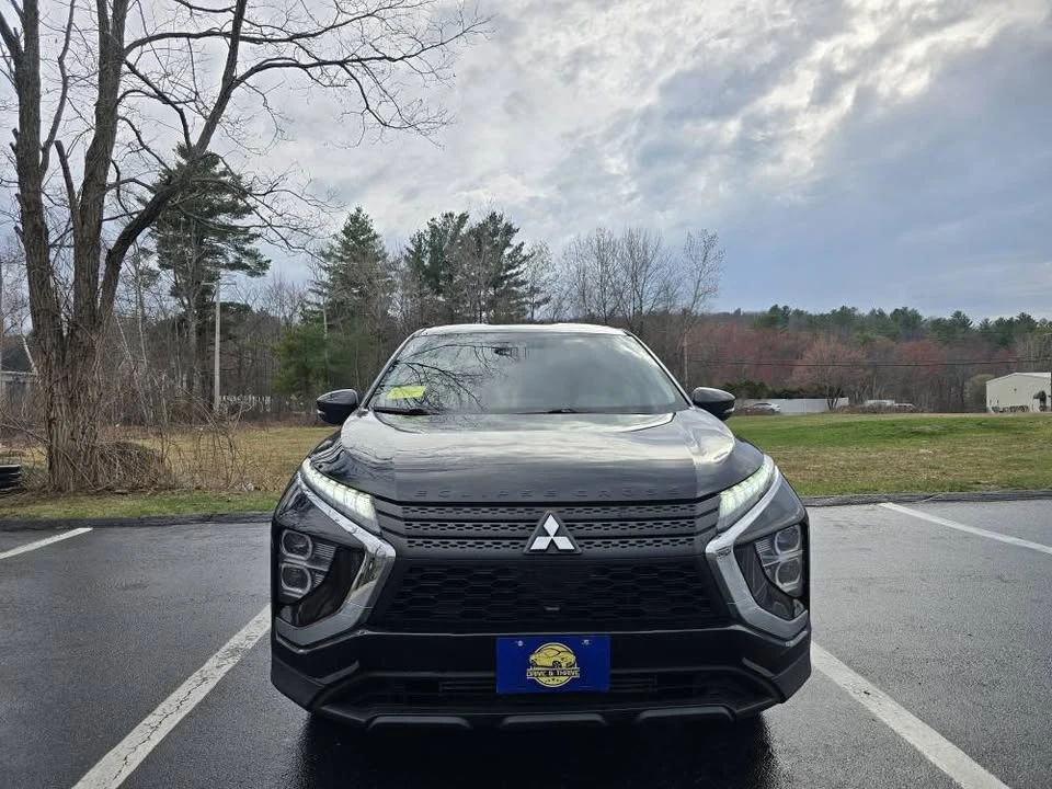 2023 Mitsubishi Eclipse Cross - Image 2 of 17