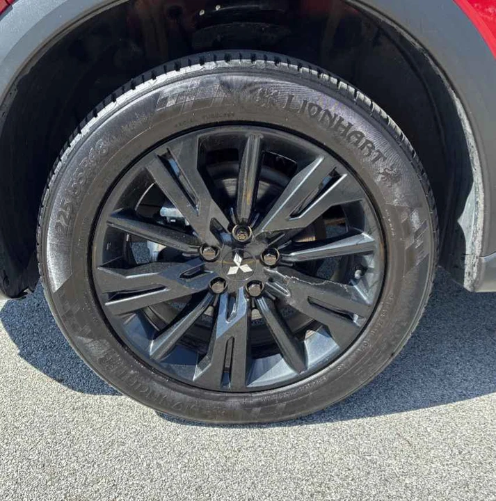 2023 Mitsubishi Eclipse Cross - Image 12 of 17