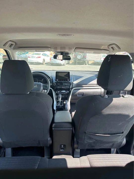 2023 Mitsubishi Eclipse Cross - Image 6 of 10