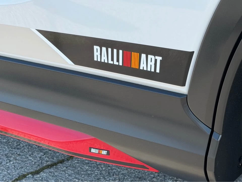 2023 Mitsubishi Eclipse Cross - Image 12 of 20