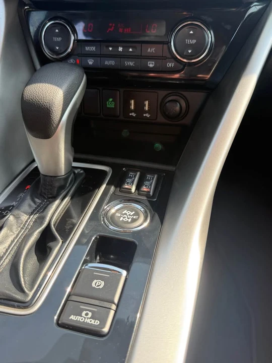 2023 Mitsubishi Eclipse Cross - Image 7 of 11