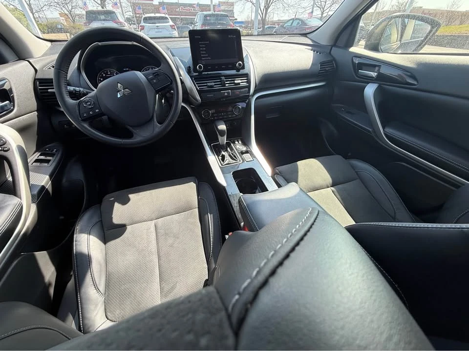2023 Mitsubishi Eclipse Cross - Image 10 of 11