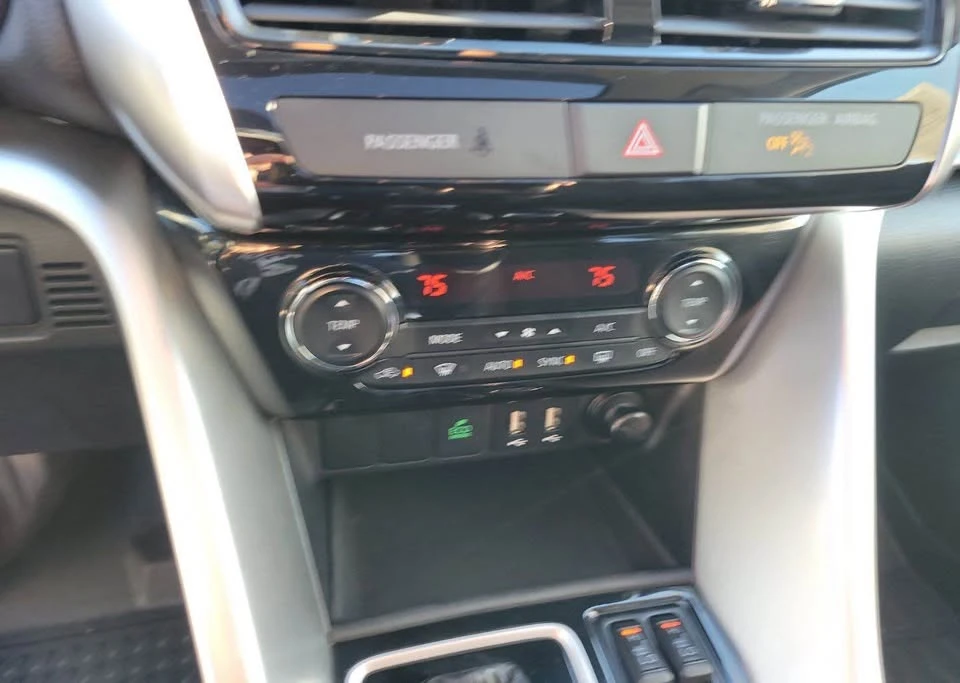 2023 Mitsubishi Eclipse Cross - Image 8 of 14