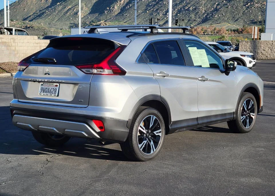 2023 Mitsubishi Eclipse Cross - Image 2 of 14