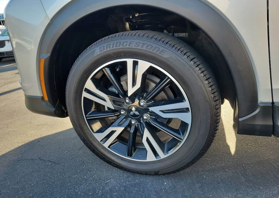 2023 Mitsubishi Eclipse Cross - Image 13 of 14