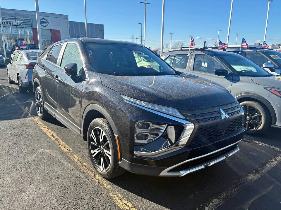 2023 Mitsubishi Eclipse Cross - Image 2 of 10