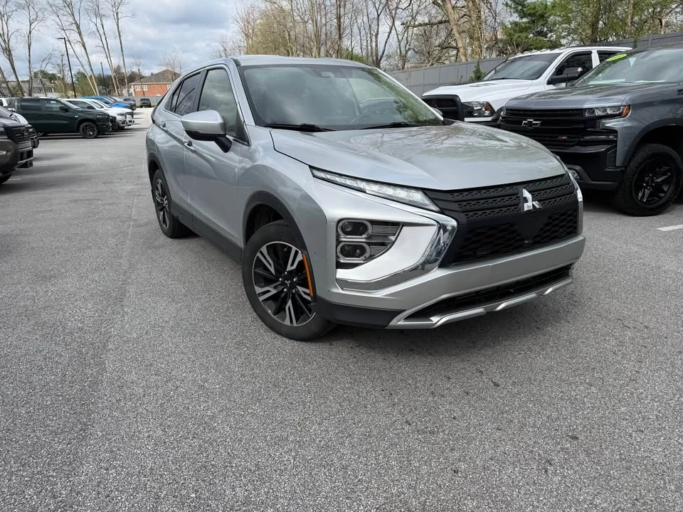 2023 Mitsubishi Eclipse Cross - Image 2 of 9