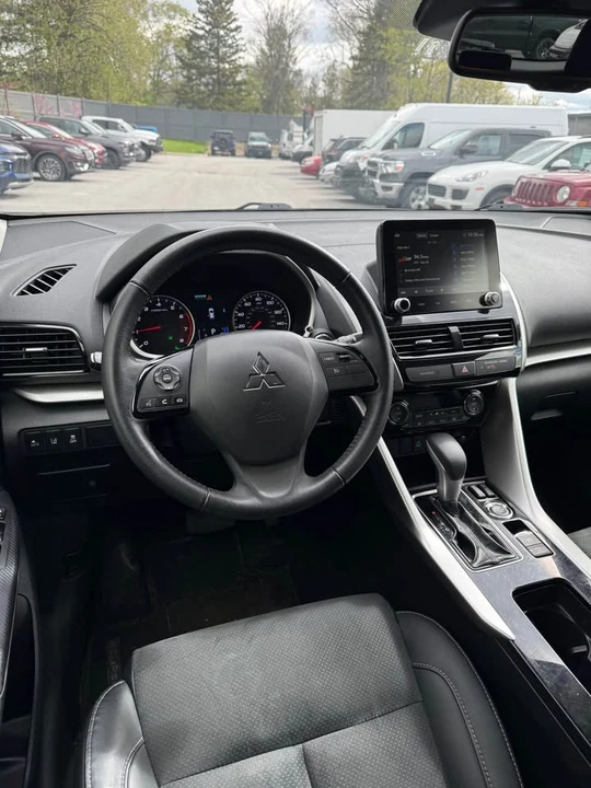 2023 Mitsubishi Eclipse Cross - Image 7 of 9