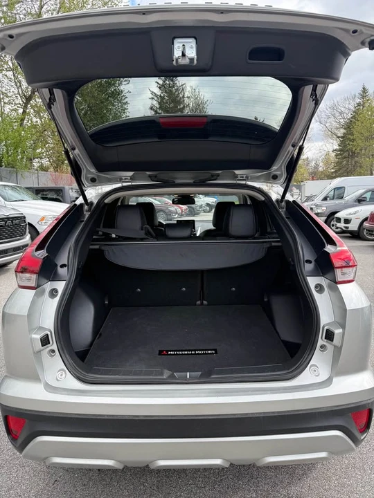 2023 Mitsubishi Eclipse Cross - Image 5 of 9