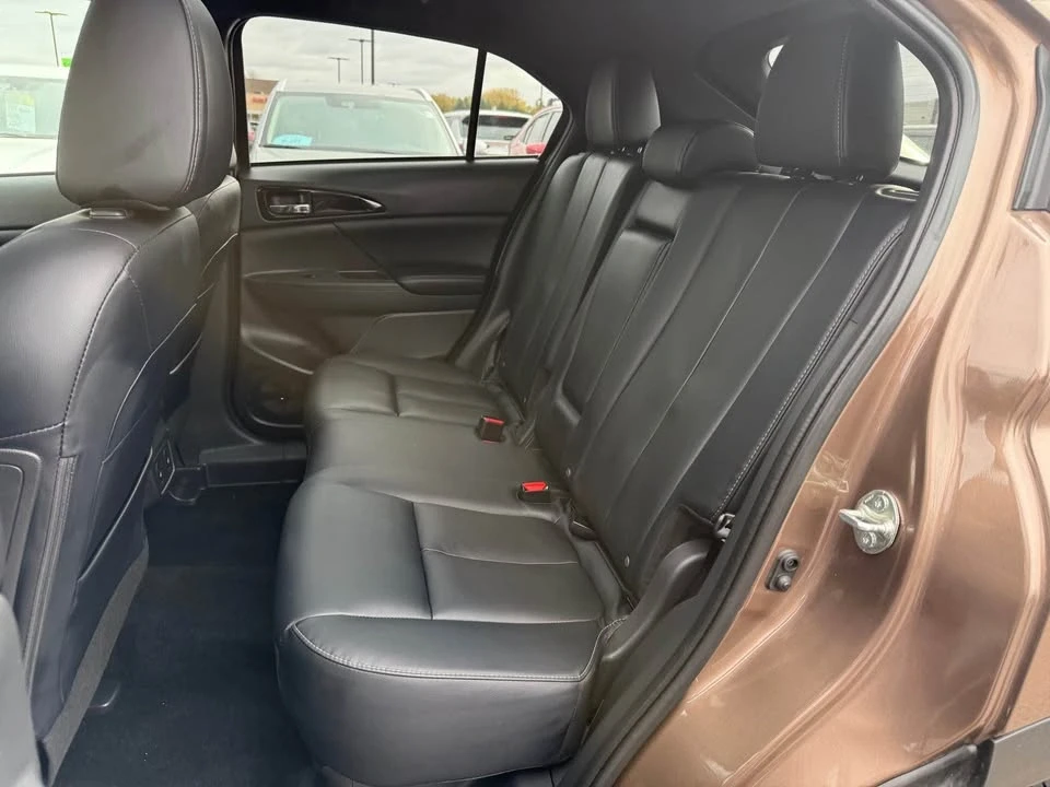 2023 Mitsubishi Eclipse Cross - Image 9 of 16