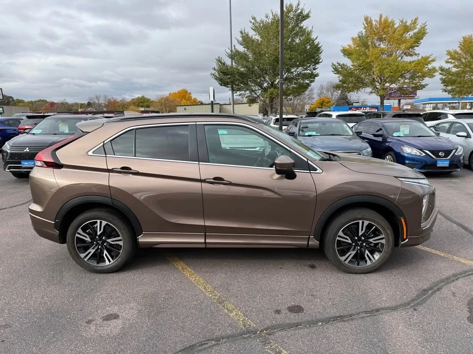 2023 Mitsubishi Eclipse Cross - Image 4 of 16