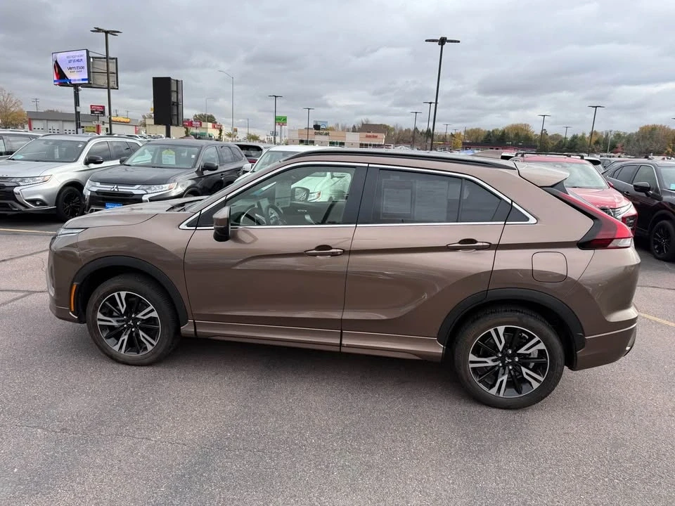 2023 Mitsubishi Eclipse Cross - Image 8 of 16