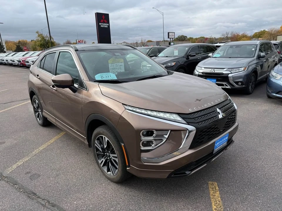 2023 Mitsubishi Eclipse Cross - Image 3 of 16