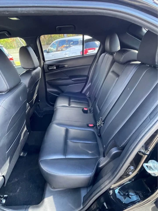 2023 Mitsubishi Eclipse Cross - Image 7 of 10