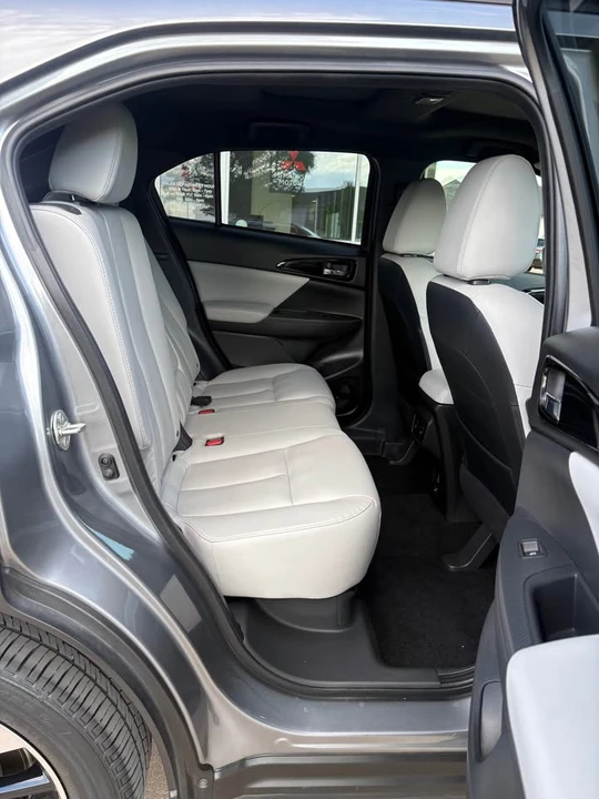 2023 Mitsubishi Eclipse Cross - Image 13 of 14