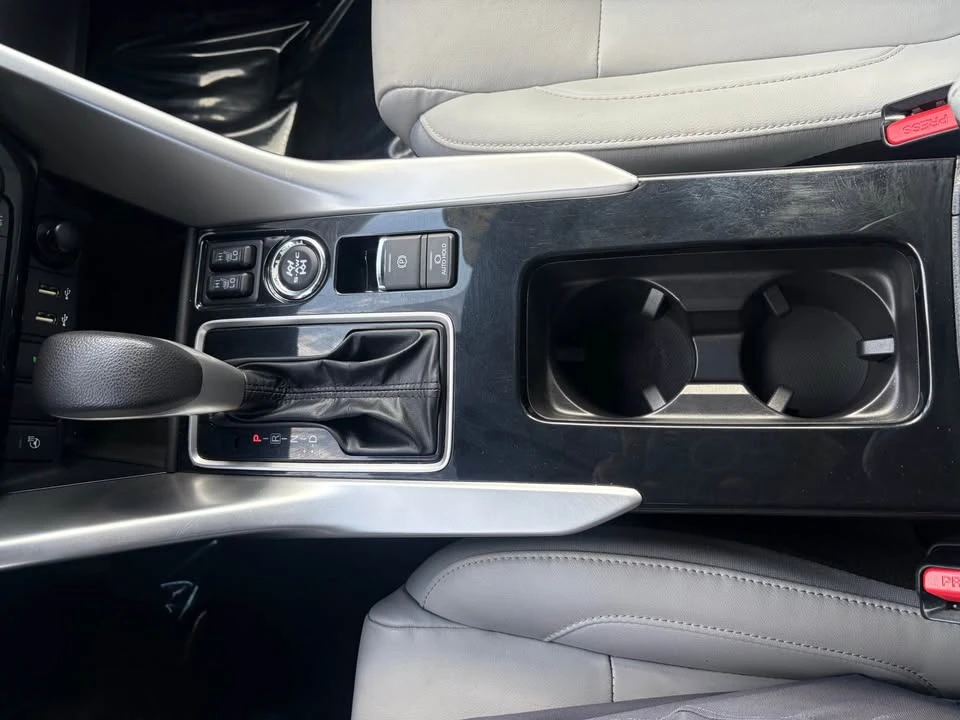 2023 Mitsubishi Eclipse Cross - Image 9 of 14