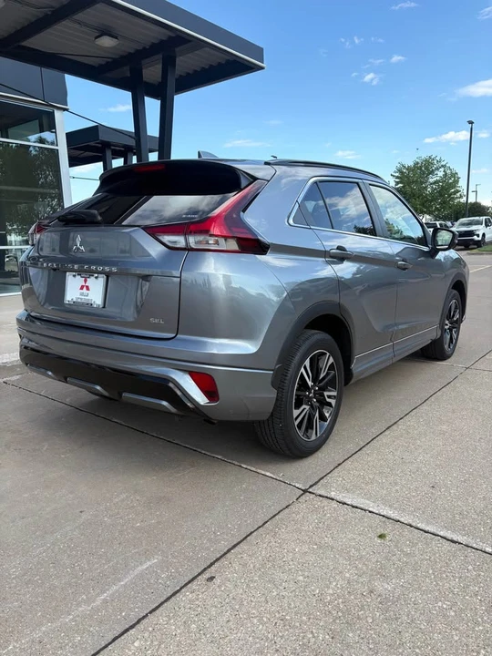 2023 Mitsubishi Eclipse Cross - Image 3 of 14