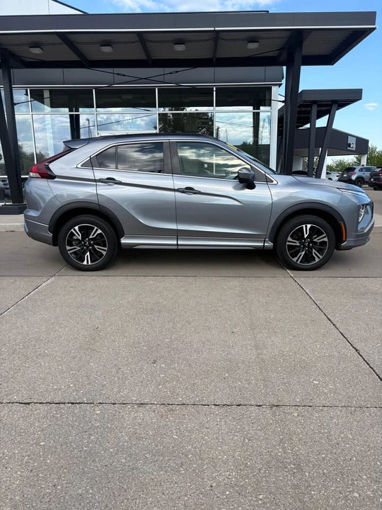 2023 Mitsubishi Eclipse Cross - Image 4 of 14