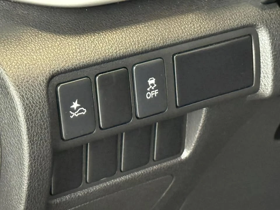 2023 Mitsubishi Eclipse Cross - Image 7 of 20