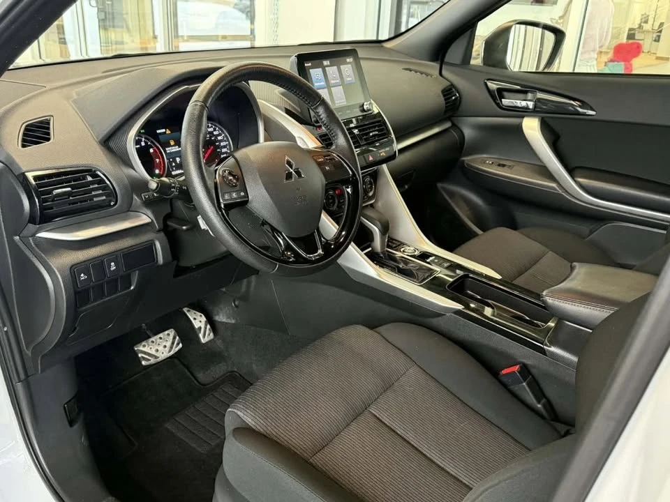 2023 Mitsubishi Eclipse Cross - Image 4 of 20