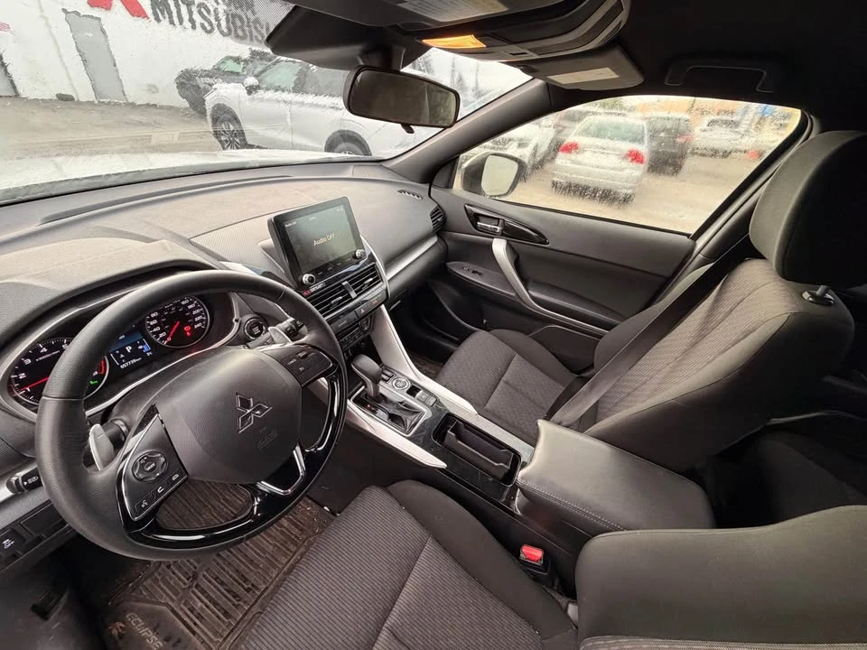2023 Mitsubishi Eclipse Cross - Image 4 of 10