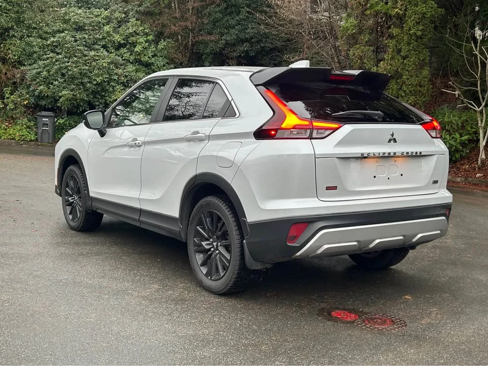 2023 Mitsubishi Eclipse Cross - Image 7 of 17