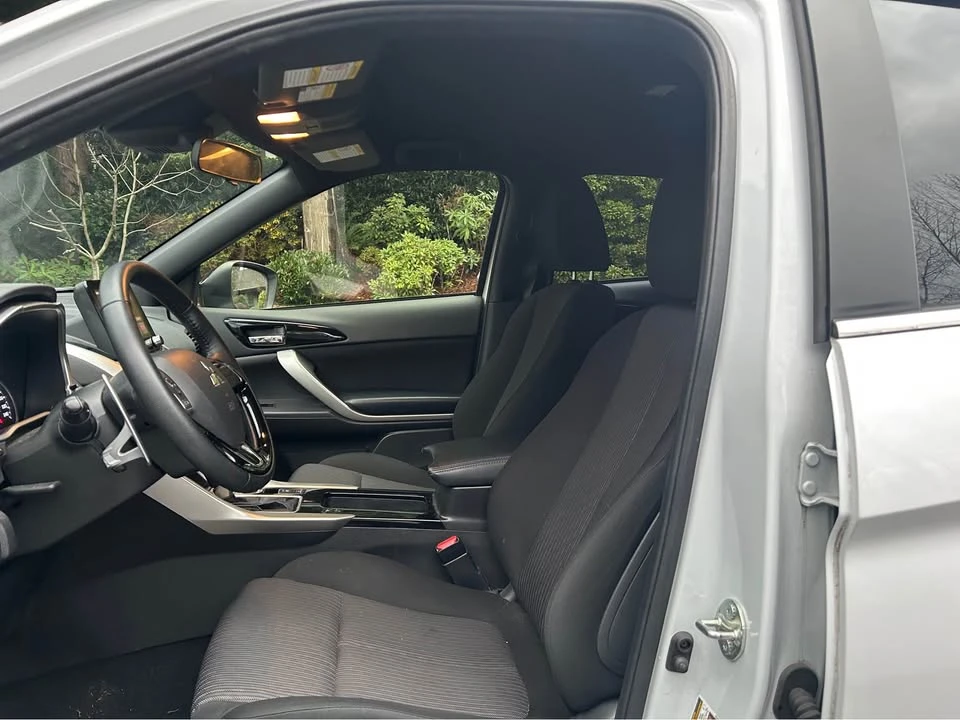 2023 Mitsubishi Eclipse Cross - Image 11 of 17