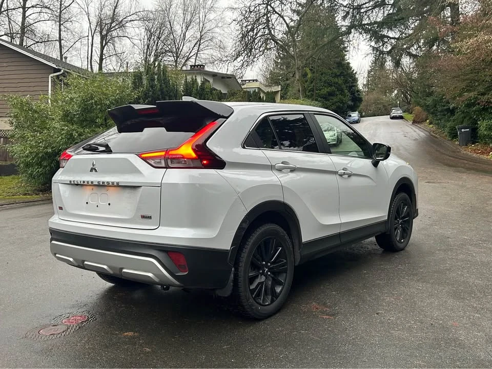 2023 Mitsubishi Eclipse Cross - Image 5 of 17