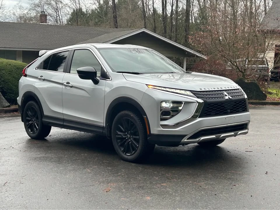 2023 Mitsubishi Eclipse Cross - Image 3 of 17