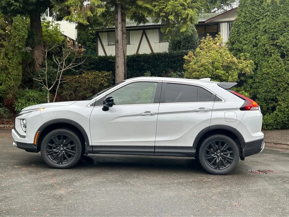 2023 Mitsubishi Eclipse Cross - Image 8 of 17