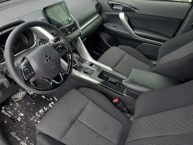 2023 Mitsubishi Eclipse Cross - Image 9 of 16