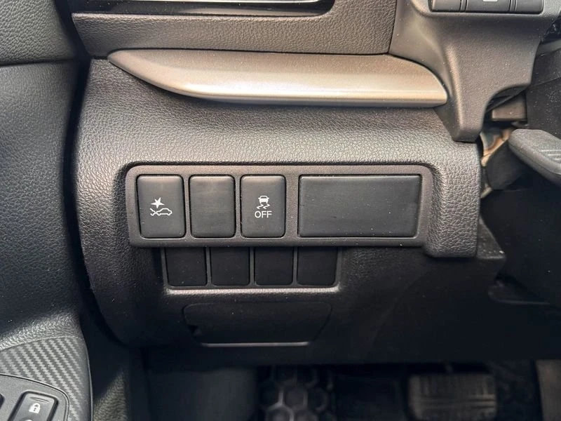 2023 Mitsubishi Eclipse Cross - Image 10 of 16