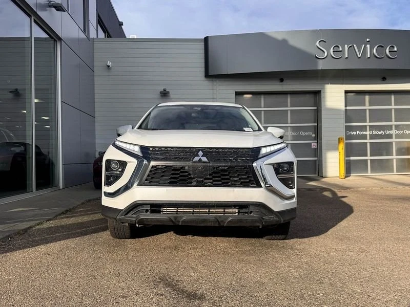 2023 Mitsubishi Eclipse Cross - Image 2 of 16