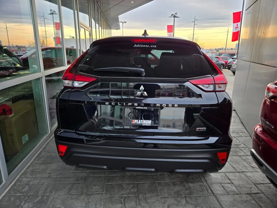 2023 Mitsubishi Eclipse Cross - Image 4 of 18