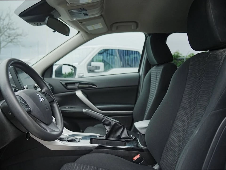 2023 Mitsubishi Eclipse Cross - Image 12 of 19
