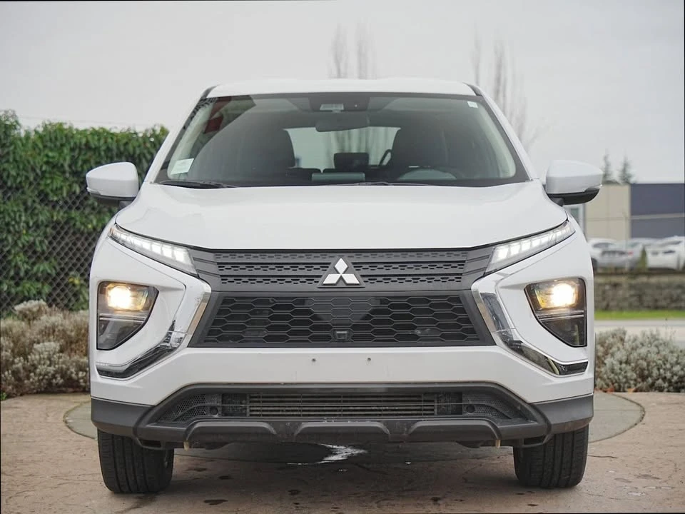 2023 Mitsubishi Eclipse Cross - Image 3 of 20