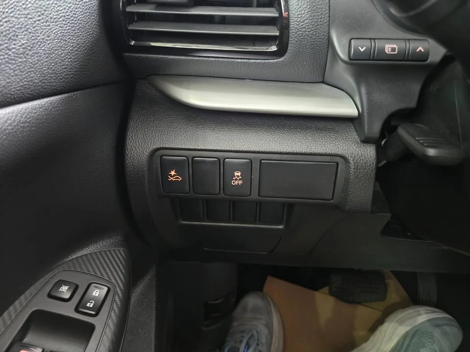 2023 Mitsubishi Eclipse Cross - Image 17 of 18